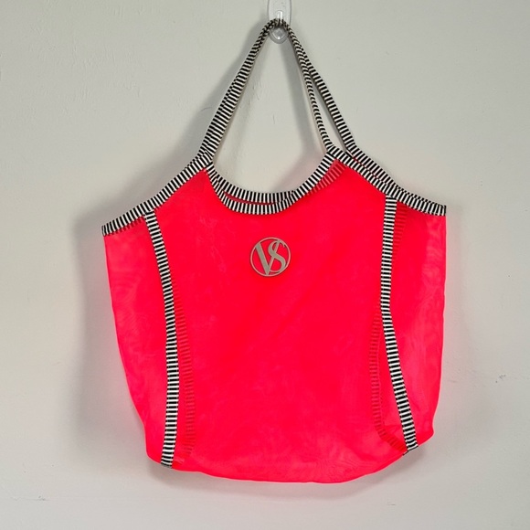 VICTORIA’S SECRET Women’s Bright Pink Mesh Weekender Tote Logo Sand Free 20” - Picture 1 of 7